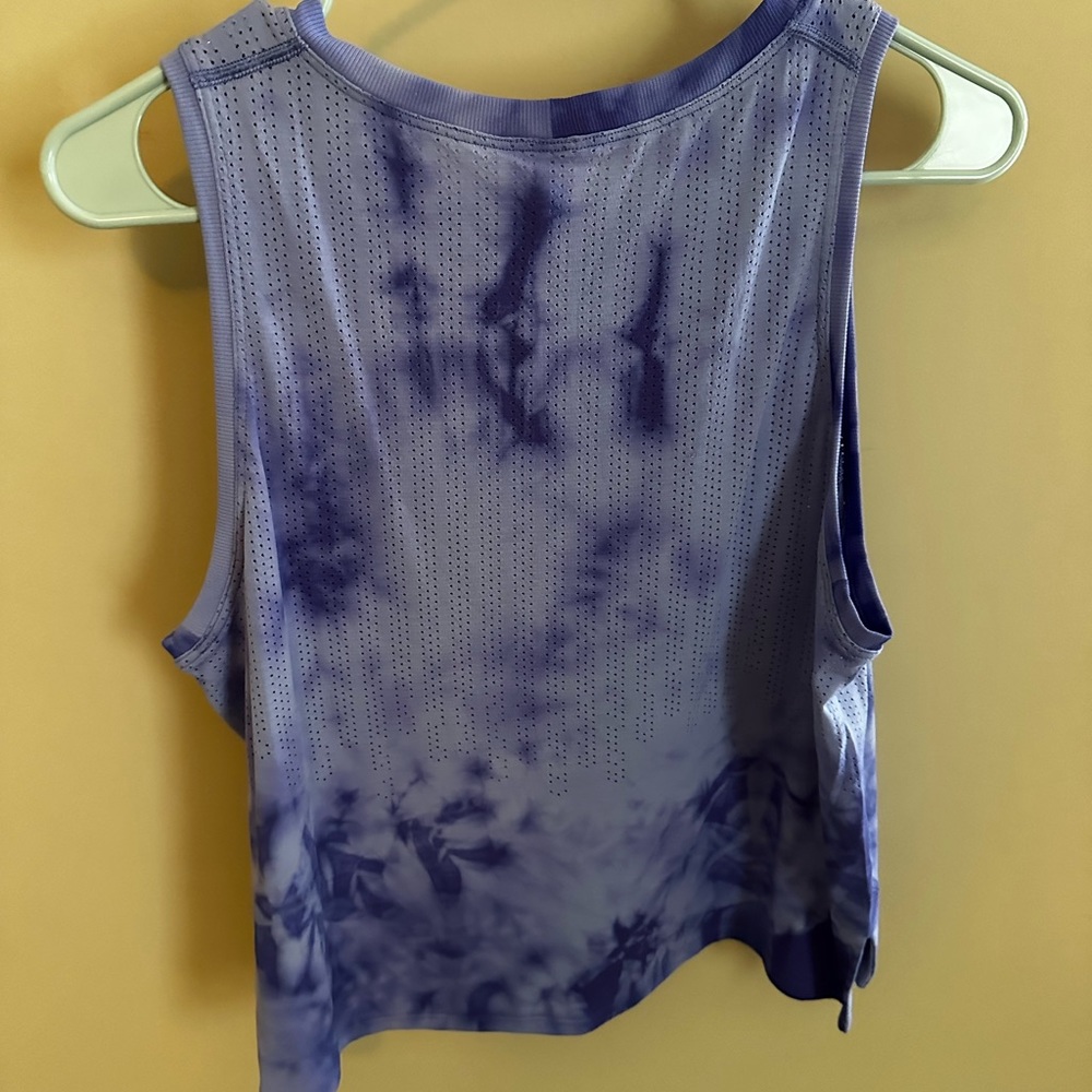 Lululemon Mesh Tank - Picture 4 of 4